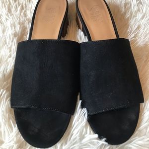 Black heeled mules